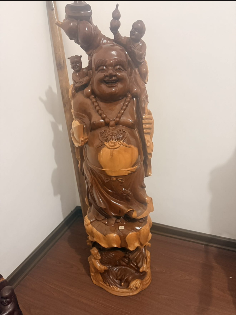 红豆杉根雕弥勒佛